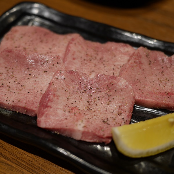 店主の肉愛を感じる上質なタン